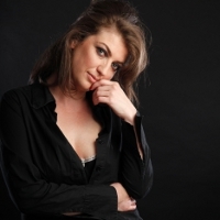 kayjaybee-_pic_in_black